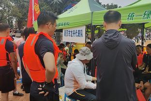 邮报：因法律结构问题，拉特克利夫收购曼联股份预计下周才公布